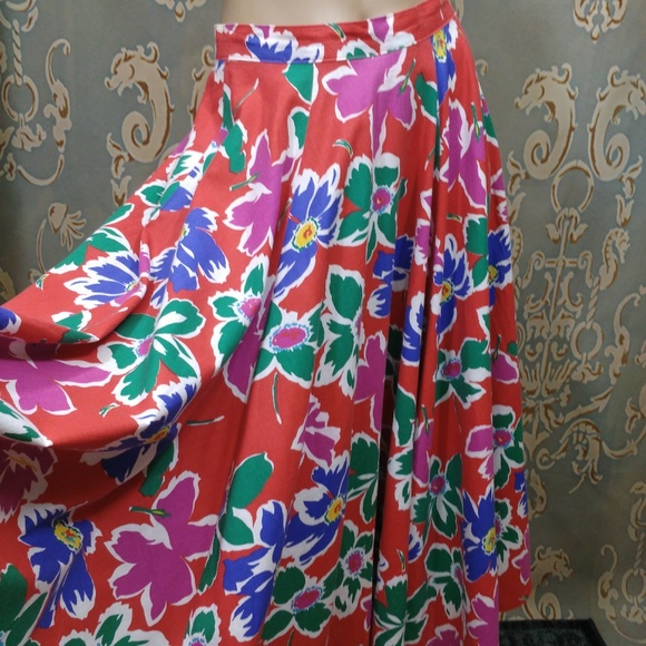 Dresses & Skirts - Vintage Floral Midi Full Swing Skirt Size S Colorful Retro Red Green
